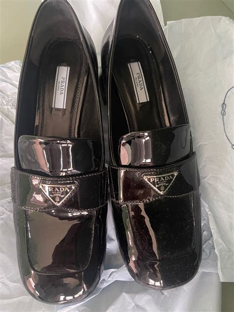 sepatu prada original.